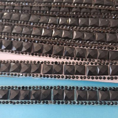 GALON TERMOADHESIVO  NEGRO  X 10YDS